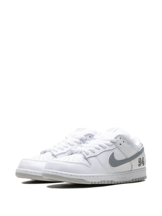 Supreme x Nikee SB Dunk Low White Grey