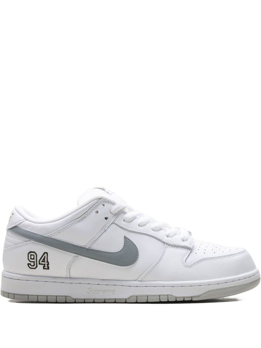 Supreme x Nikee SB Dunk Low White Grey