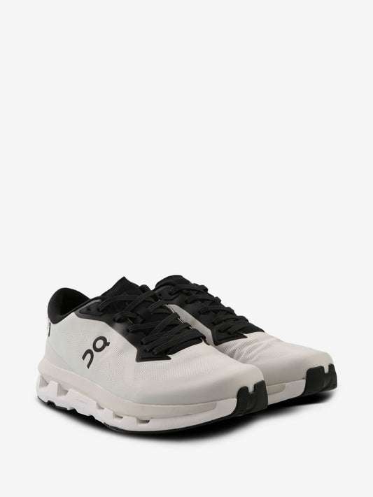 On Running Cloud Zone Ice Black