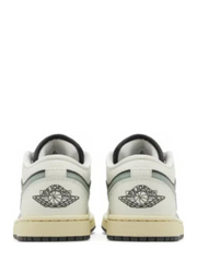 Nikee Air Jordan Retro 1 Low Jade Smoke