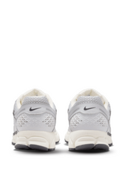 nike vomero 5 mettalic silver