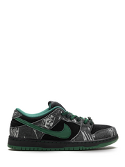 Nikee SB Dunk Low There Skateboard