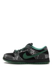 Nikee SB Dunk Low There Skateboard