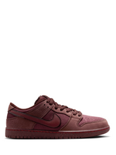 nikee SB Dunk Low City Of Love Burgundy Crush