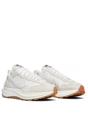 Nikee Sacai Vaporwaffle White Sail Gum