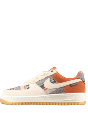 Nikee Airforce 1 Low Outside