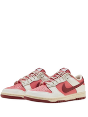 Nikee Dunk Low valentine s Day 2024
