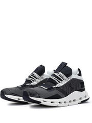 On Cloud Running "Nova Black White" Womens