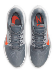 Nikee Zoom Vomero 15 Gray
