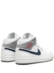 Air Jordan 1 Mid Paris