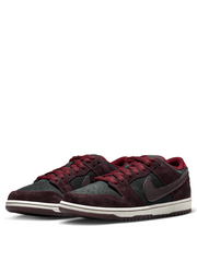 Nikee SB Dunk Low X "RIOT"