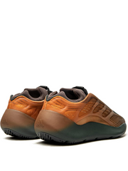Adidass yeezy 700 v3 copper fade
