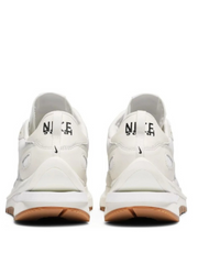 Nikee Sacai Vaporwaffle White Sail Gum