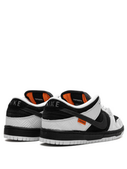 Nikee SB Dunk Low X "TightBooth Black White"