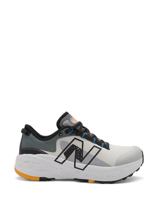 New Balanc e Fresh Foam X More Trail v2 White Grey