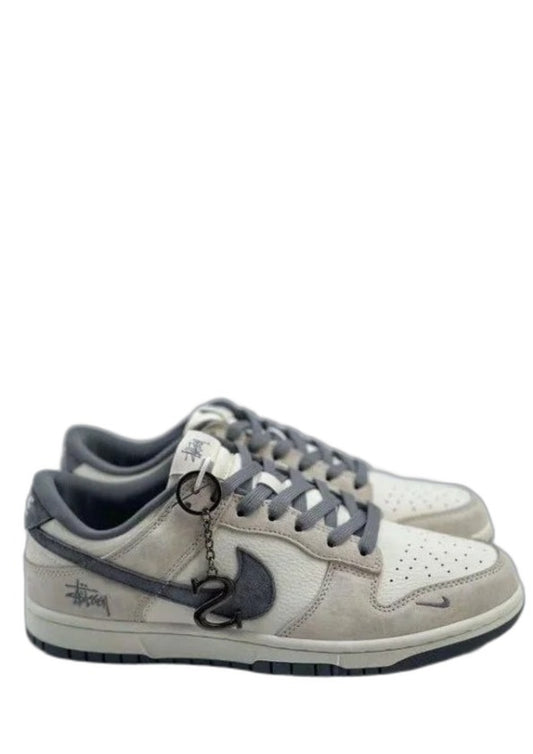 nikee sb dunk low x stussy rice white carbon