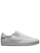 NIKEE court shot triple white