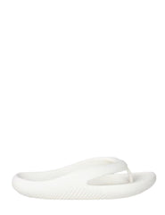 crocss MELLOW RECOVERY FLIP Flops Whites