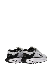 Nik_e motivation white black (849)