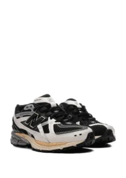 New Balancee 1906 Utility Black Sea Salt Magnet
