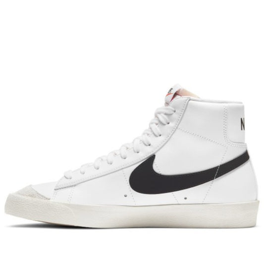Nikee blazer mid 77 vintage white black