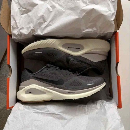 Nikee Structure 26 Dark Ash and Black