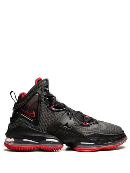 nike LeBron 19 bred