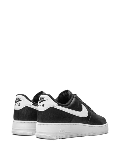 NIKE AIR FORCE 1 07 BLACK WHITE