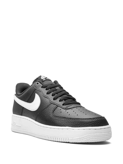 NIKE AIR FORCE 1 07 BLACK WHITE