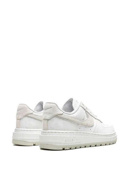 Nikee air force 1 luxe summit white