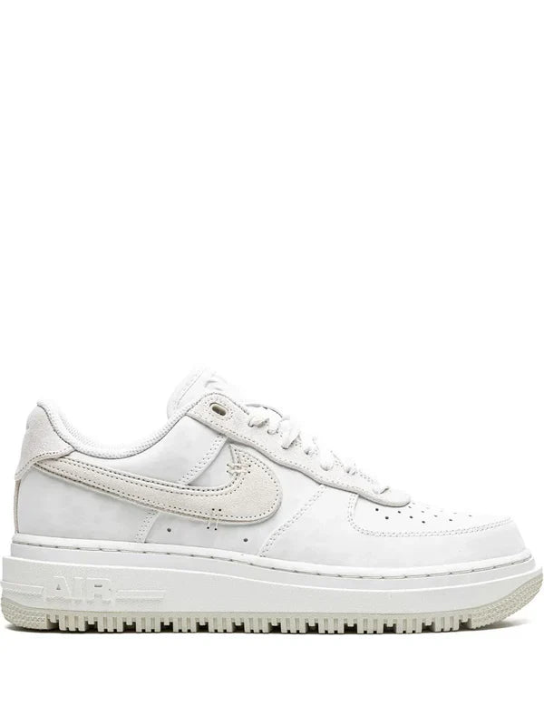 Nikee air force 1 luxe summit white