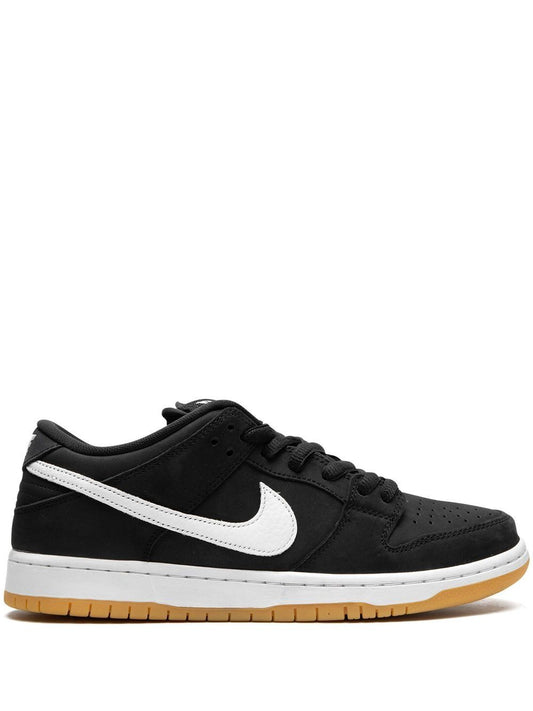 Nikee sb dunk low black gum