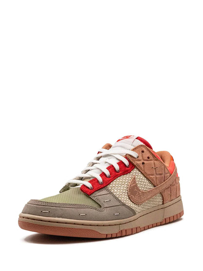 NIKE SB DUNK LOW X WHAT THE CLOT