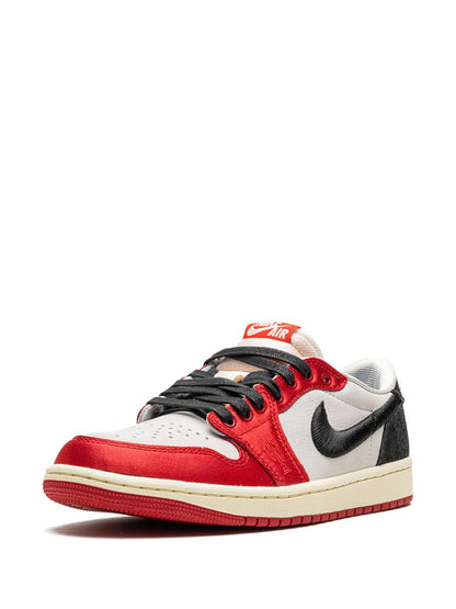 Nikee Air Jordan 1 Low Trophy room UA