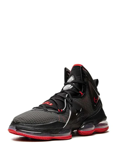 nike LeBron 19 bred