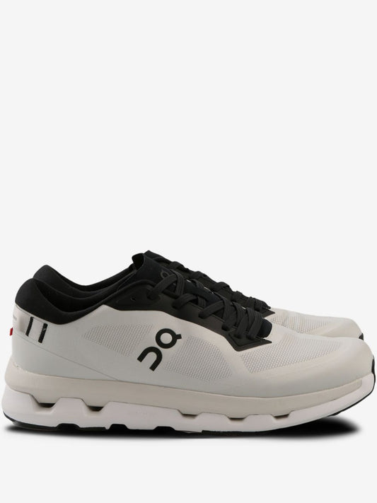On Running Cloud Zone Ice Black