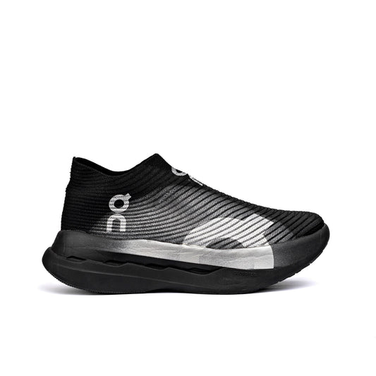 On Cloudboom Strike LS black