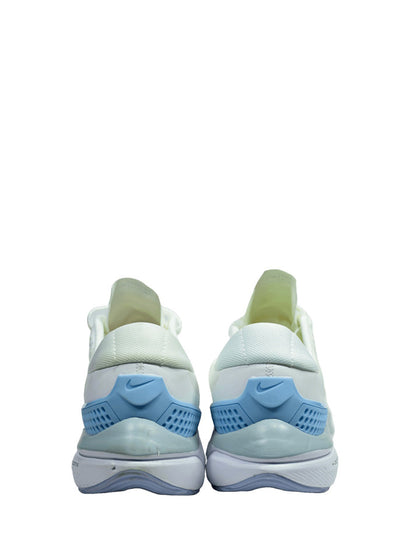 Nikee air zoom vomero 15 White sky