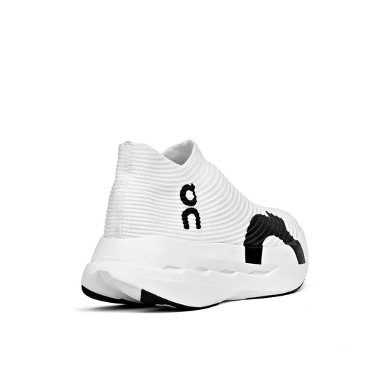 On Running CloudBoom Strike LS White Black 499