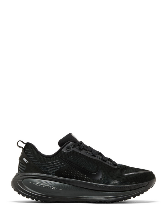 Nikee Vomero 18 Triple Black