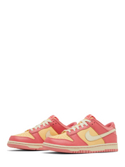 dunk low strawberry peach cream