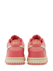 dunk low strawberry peach cream