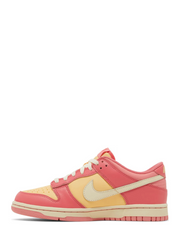 dunk low strawberry peach cream