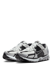 nike vomero 5 mettalic black