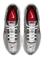 Nikee Initiator Metalic Silver