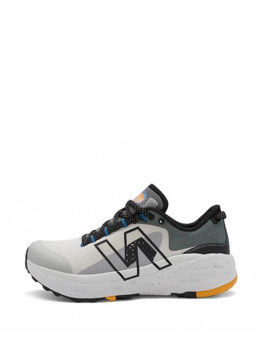 New Balanc e Fresh Foam X More Trail v2 White Grey