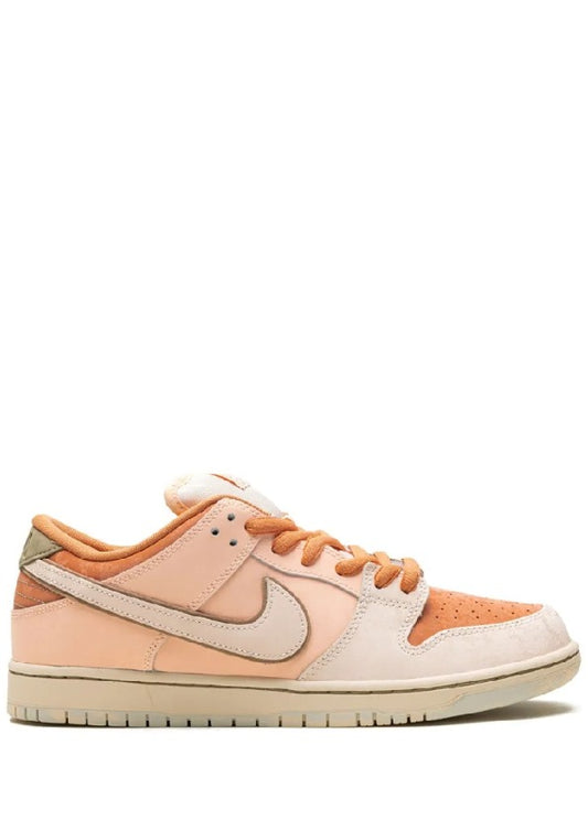 Nikee SB Dunk Low Pro Crimson Tint Amber Brown