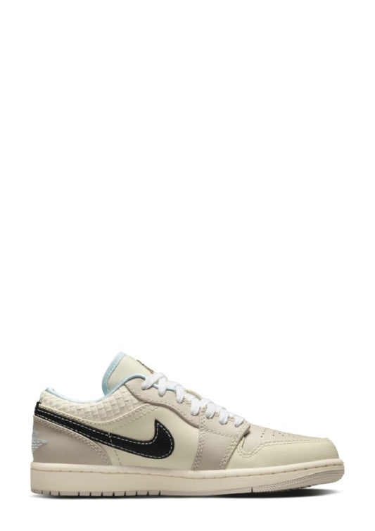 Nikee jordan retro 1low se sanddrift glacier blue