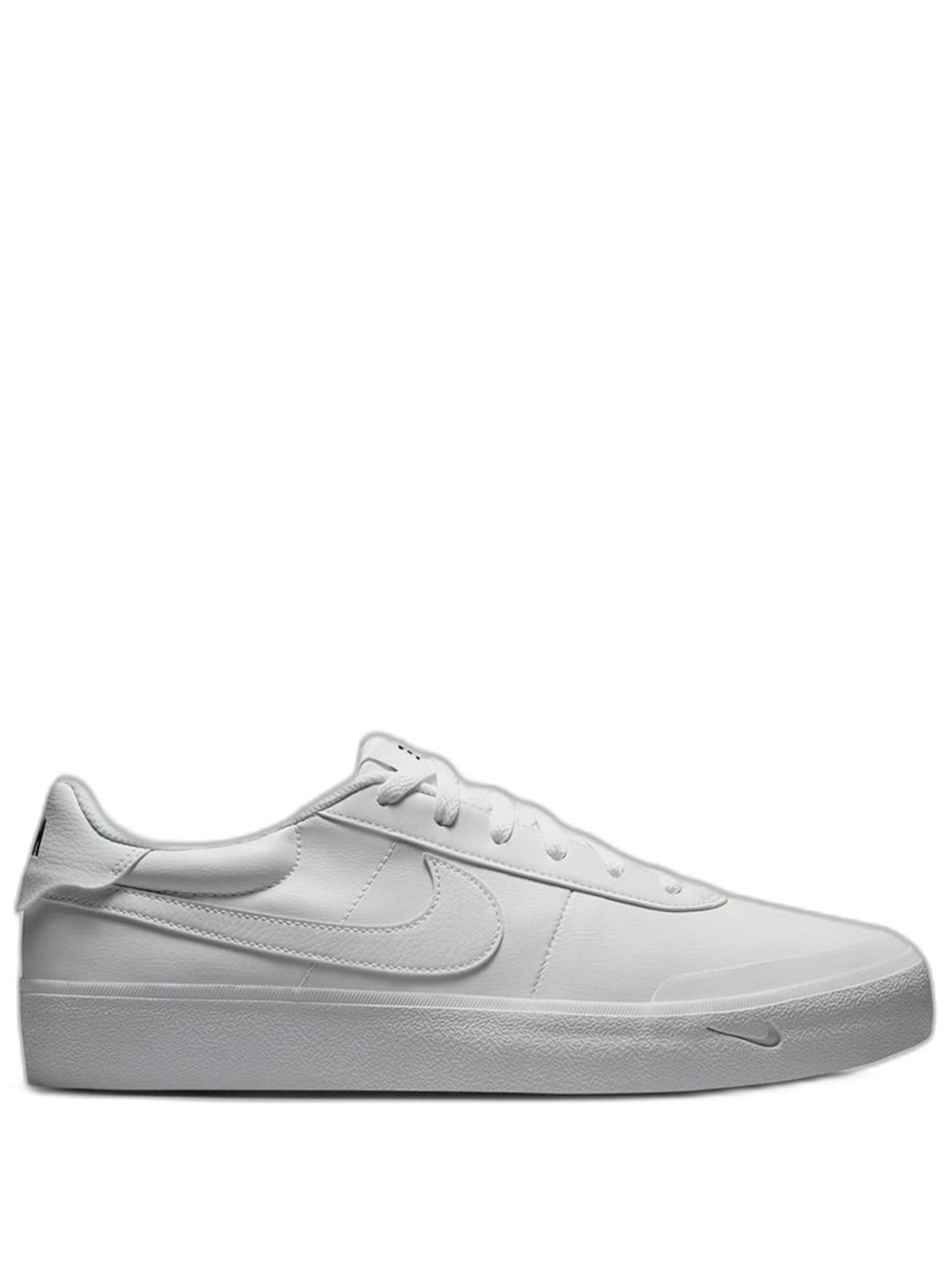 NIKEE court shot triple white