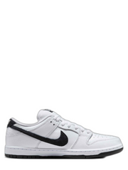 nikee dunk low white black